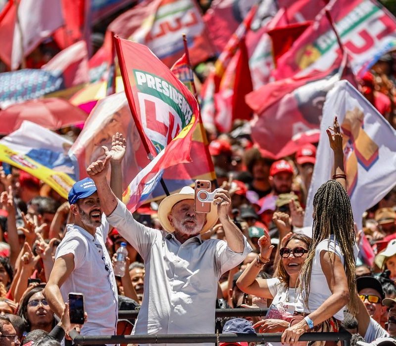 Brasil não será governado por sócios do Banco Master, diz Lula