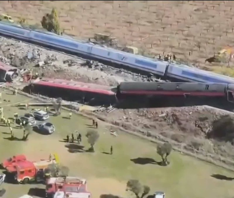 Brasileira está entre os feridos por acidente com trens de alta velocidade na Espanha