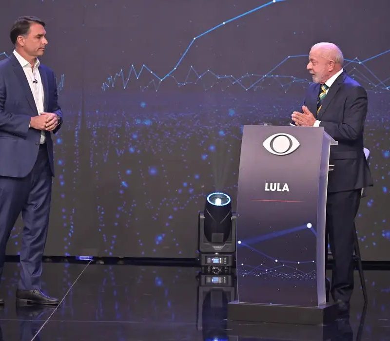 Campanha de Lula apresenta acordo com Flávio para abrir sigilos