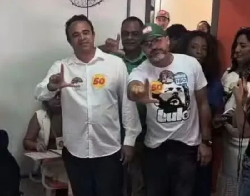 Candidato ao Governo da Bahia, Ronaldo Mansur vota no PAF 3 da UFBA em Salvador