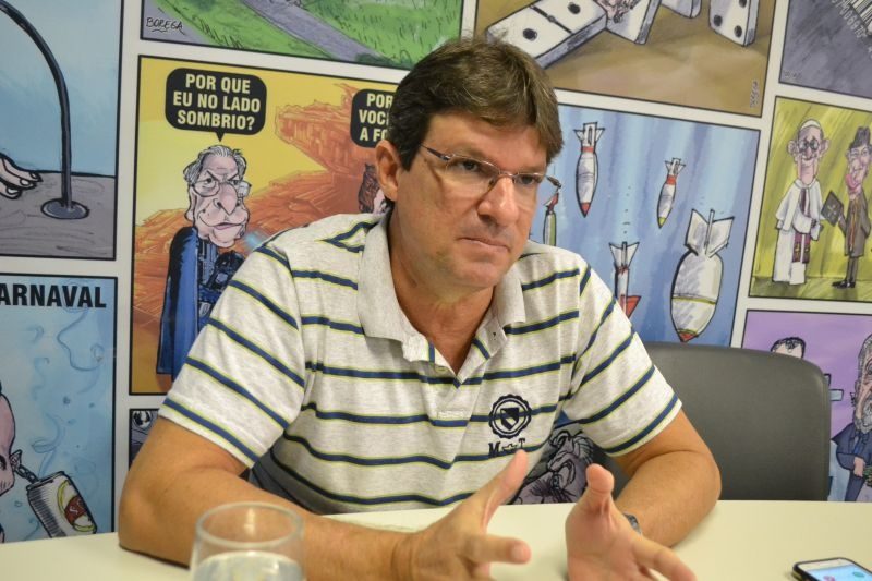 Carlos Zacarias defende memorial para professor titular da UFBA e lança livro em Salvador