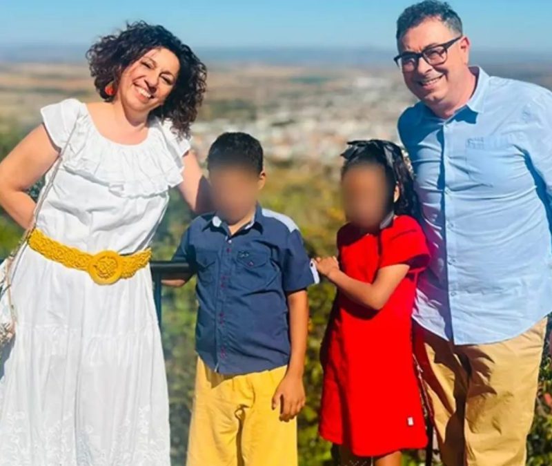 Casal italiano que adotou irmãos brasileiros fazia videochamadas e passou um mês com crianças em Goiás antes de adoção