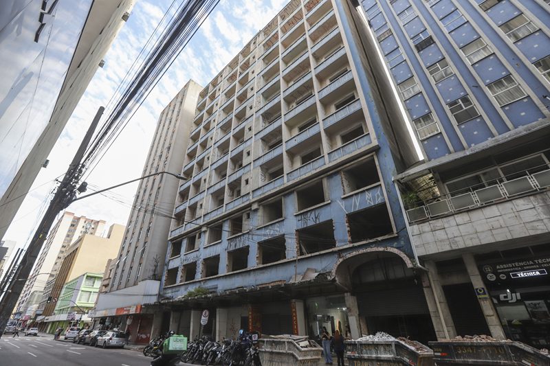 Centro de Curitiba vive fase de investimentos e novos endereços dão charme à região