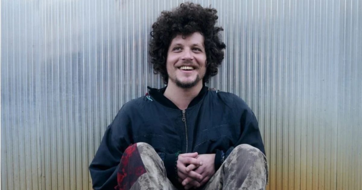 Chico Chico traz espetáculo “Let It Burn” para Salvador em janeiro; ingressos começam a ser vendidos nesta terça