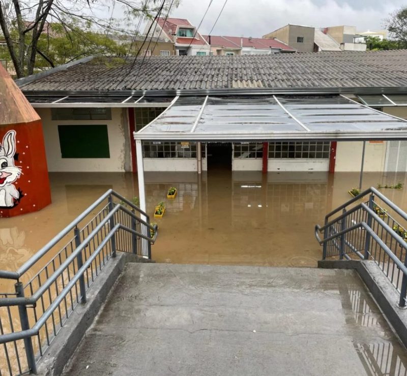 Chuva pode mudar seu local de votação no Paraná; veja como consultar antes de sair de casa