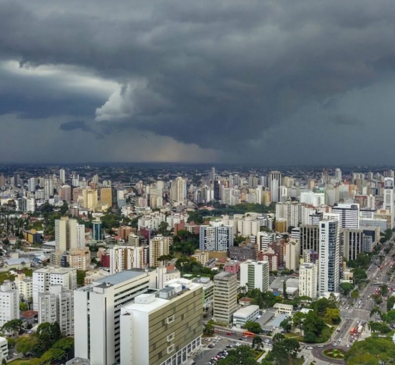 Chuvarada dá trégua no Paraná, mas volta ainda nesta semana; veja quando