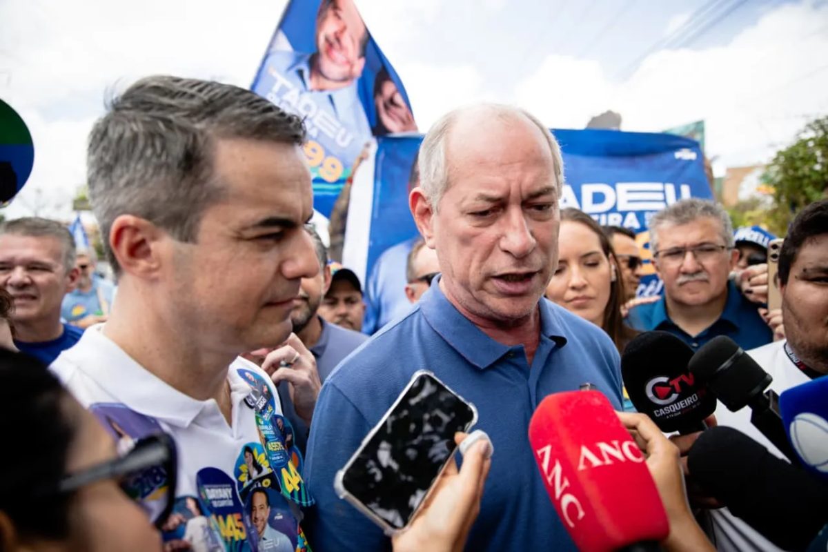 Ciro Gomes diz que apoio de Eduardo Bolsonaro é 'irrelevante' no Ceará e apresenta propostas no último dia de campanha