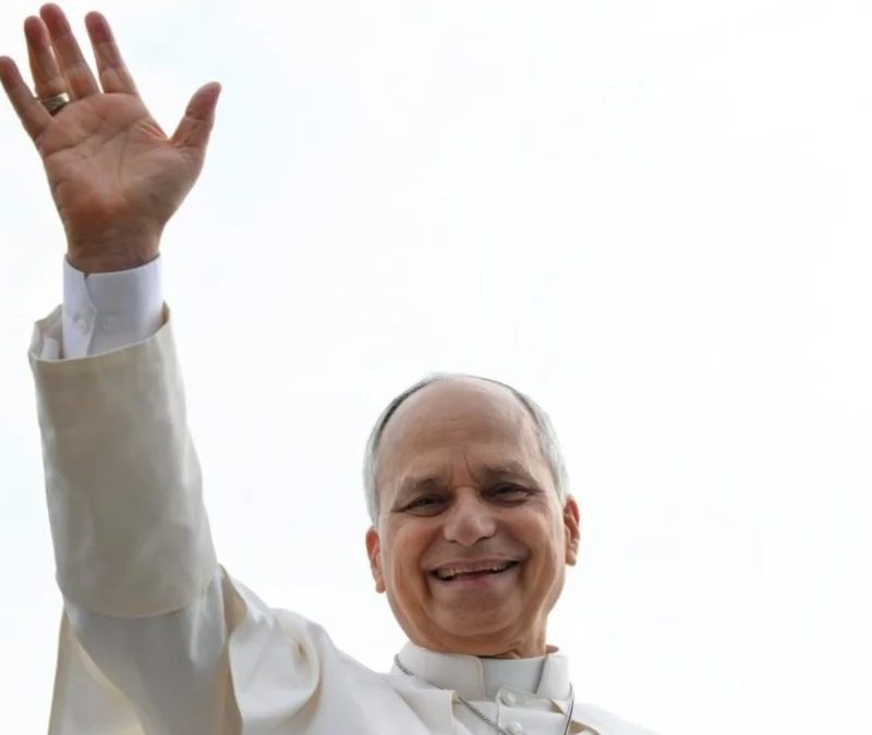 Cirurgia do papa para retirar nódulo é concluída, diz Vaticano