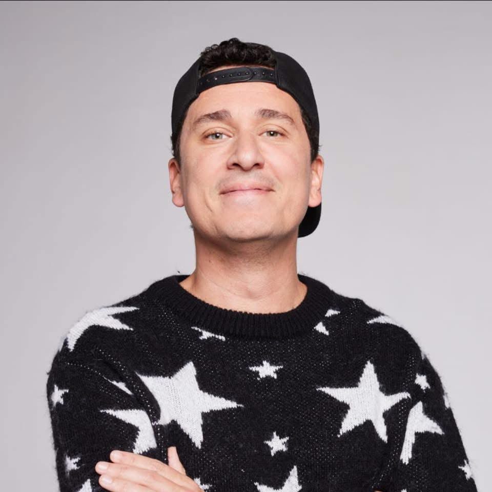 Com humor e histórias do cotidiano, Rafael Portugal se apresenta em São Luís