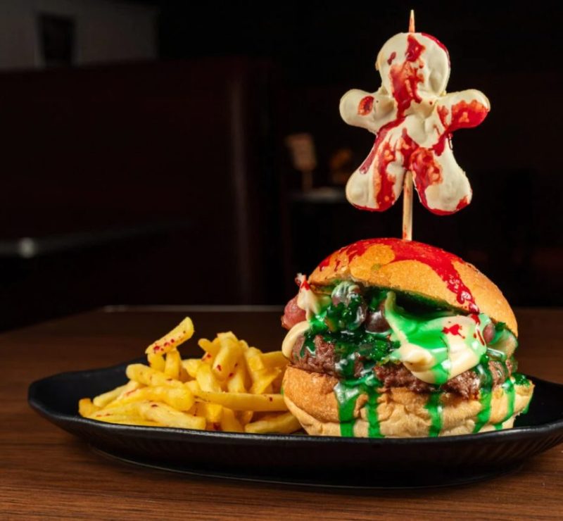 Com menu temático, rede de restaurantes queridinha de Curitiba entra no clima do Halloween