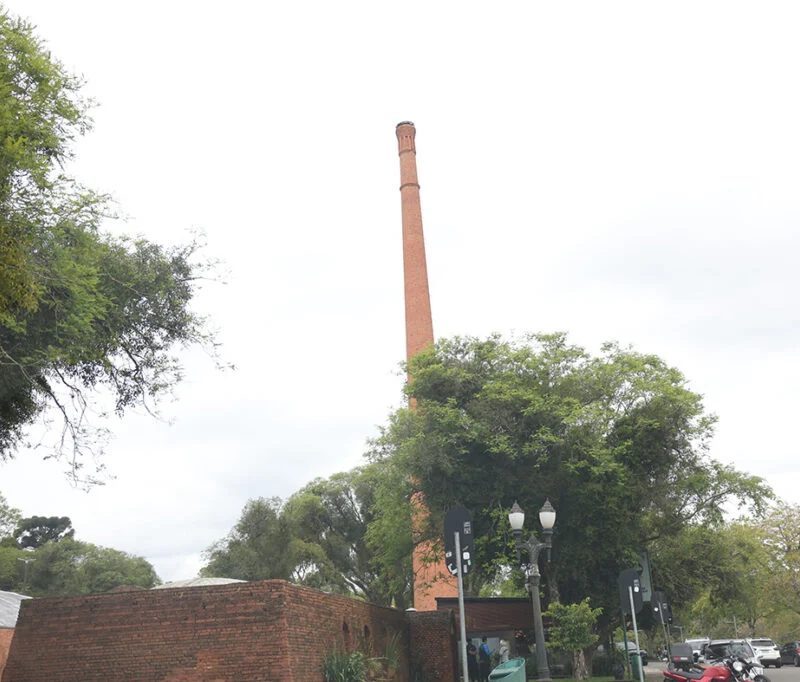 Como chaminés com mais de 30 metros de altura se tornaram patrimônio histórico e industrial de Curitiba