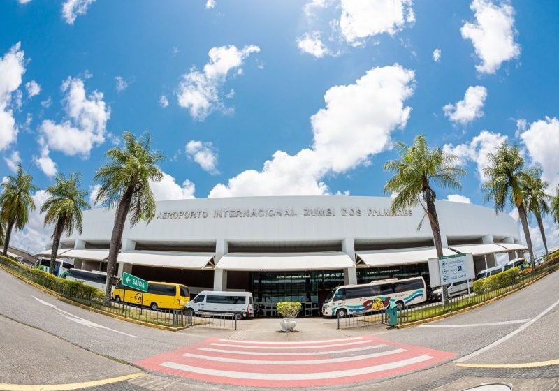 Companhia aérea é condenada a indenizar passageiro que chegou a Maceió com oito horas de atraso