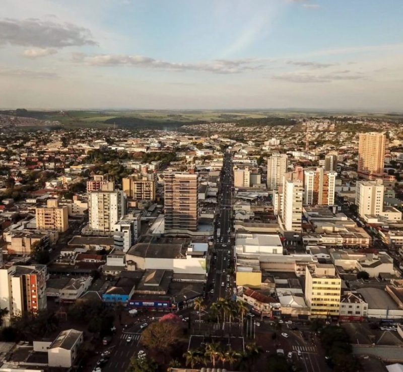 Concurso público em cidade do Paraná oferece salários de até R$ 16,3 mil