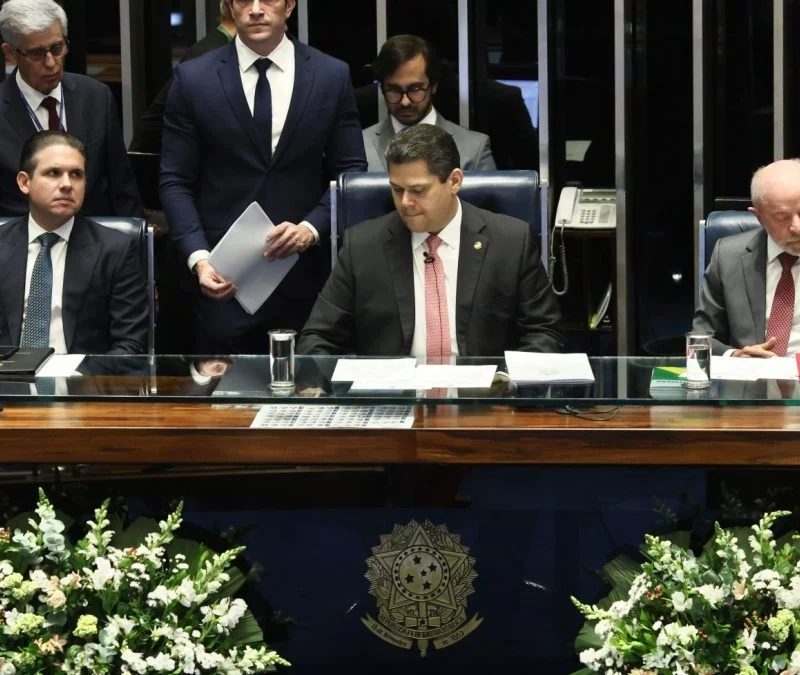 Congresso promulga PEC que extingue a escala de trabalho 6 X 1