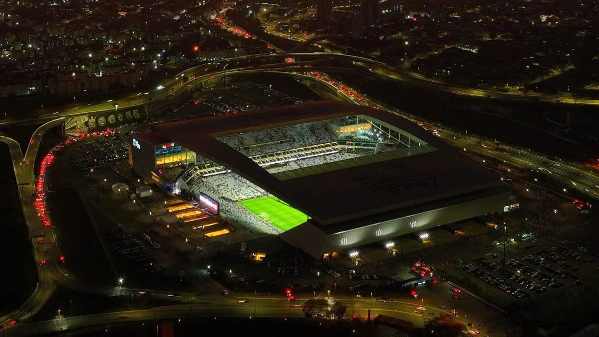 Corinthians e Hypera divergem sobre multa da Neo Química Arena