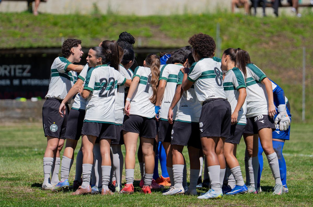 Coritiba enfrenta o Imperial em duelo pela liderança no Paranaense Feminino