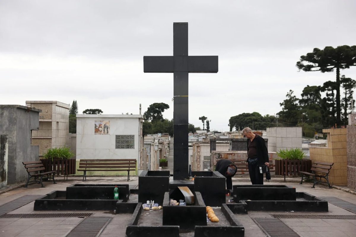 Curitiba define prazos para limpeza nos cemitérios municipais