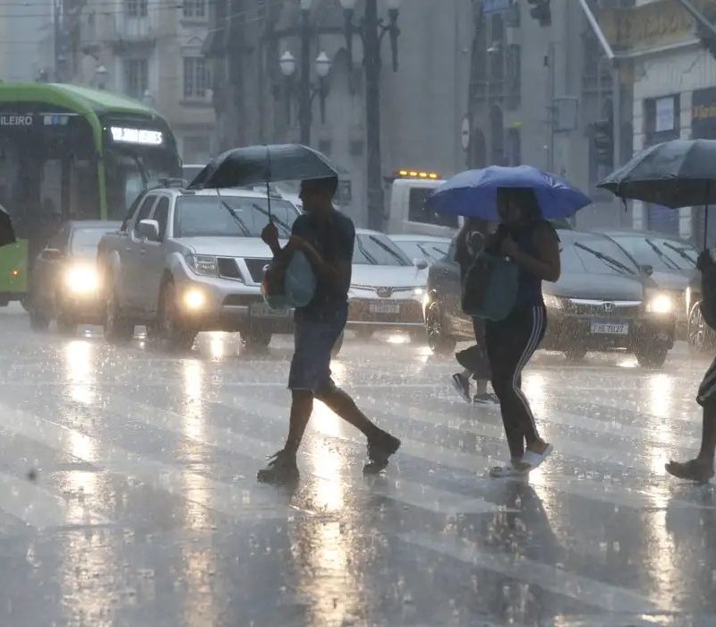 Defesa Civil alerta para chuvas fortes no estado de São Paulo