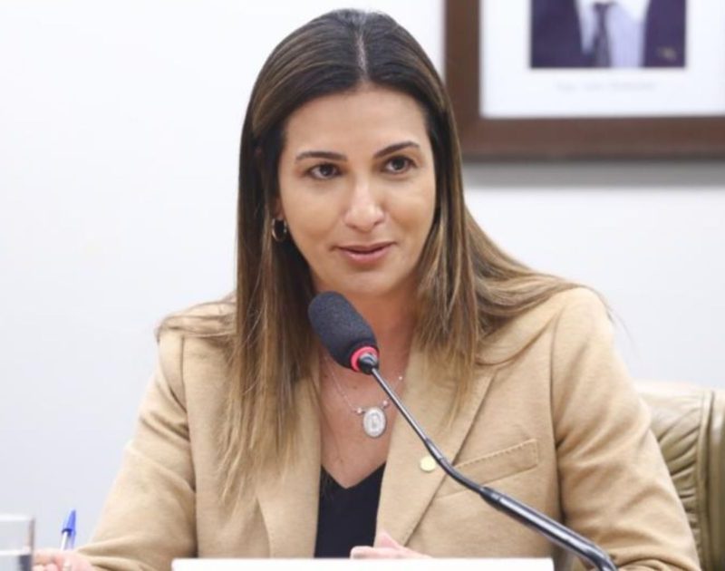 Deputada Roberta Roma é novamente internada em Salvador após sentir dores no peito e descarta infarto