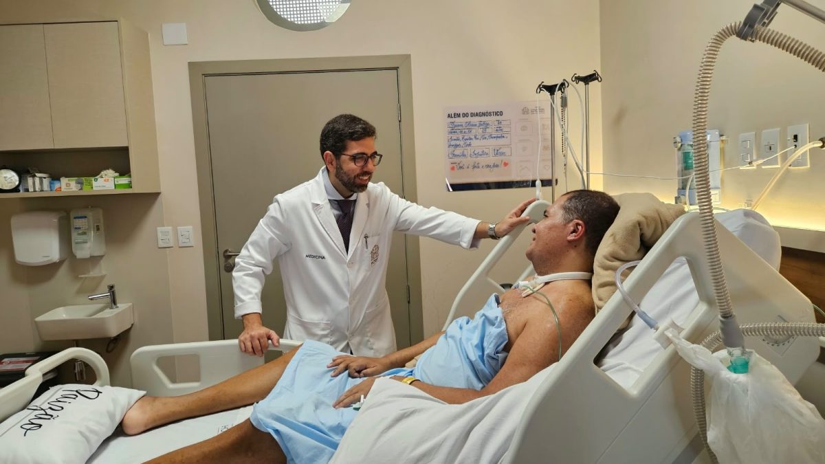 Dia Mundial dos Cuidados Paliativos: hospital de Salvador reabilita paciente com tumor cerebral