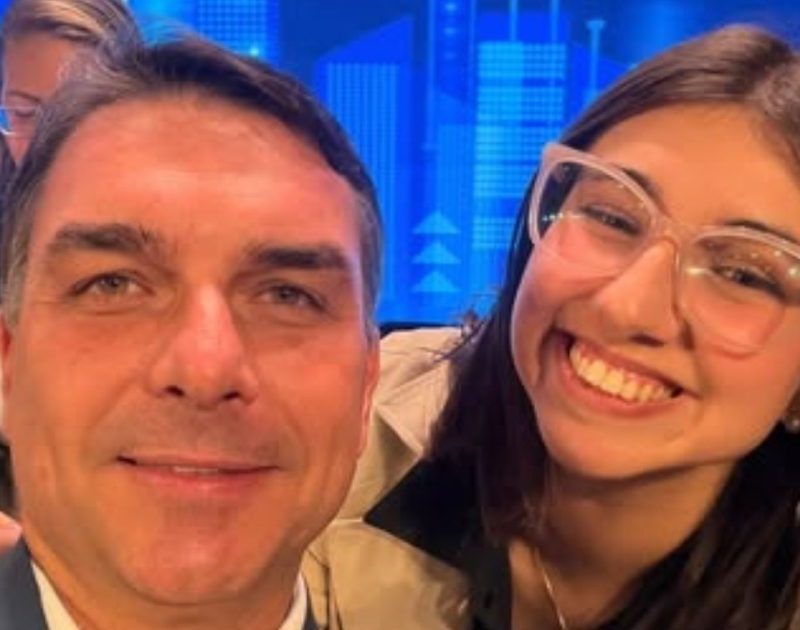 Eduarda Campopiano confirma presença em ato de Flávio Bolsonaro em Salvador; Pablo Marçal é dúvida
