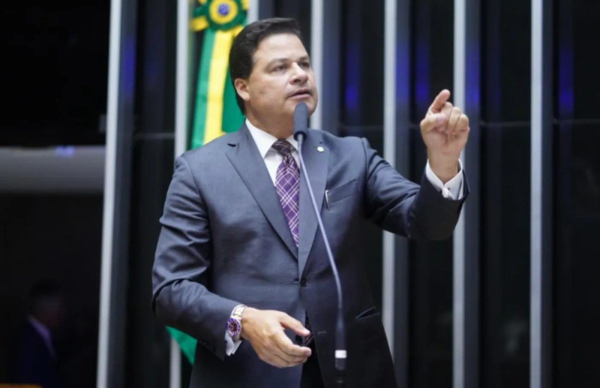 Eleições 2026 no Paraná: Sandro Alex visita cidades do Oeste em carreatas e termina o dia em Curitiba
