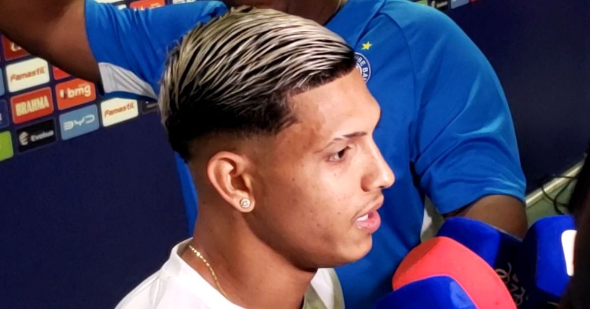 Erick Pulga destaca dedicação do Bahia e projeta duelo com o Flamengo: "Correr dobrado"