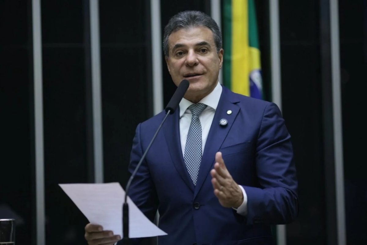 Ex-governadores e ex-prefeito de Curitiba não são eleitos deputados no Paraná
