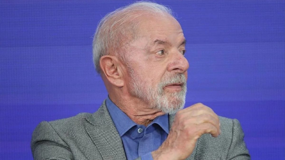 Ex-ministros de FHC e intelectuais fazem carta em apoio a Lula