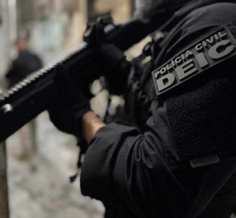 Ex-sargento do exército suspeito de integrar facção criminosa é preso durante operação em Camaçari