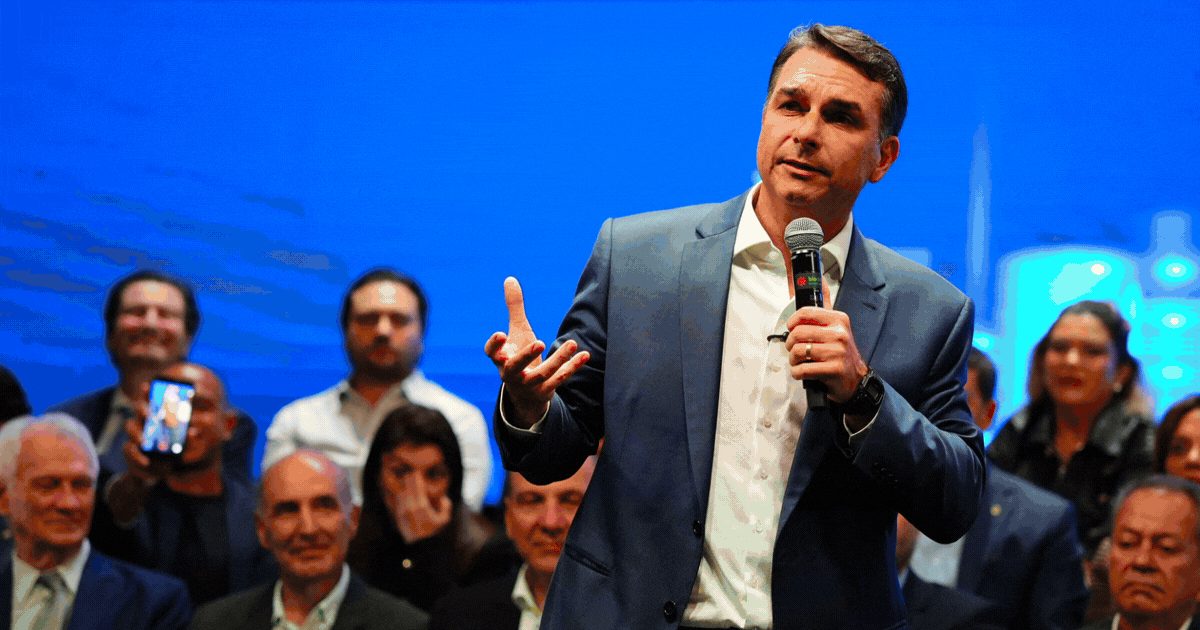 Flávio promete, se eleito, retomar benefício para eventos encerrado por Lula após suspeitas de irregularidades e alto custo