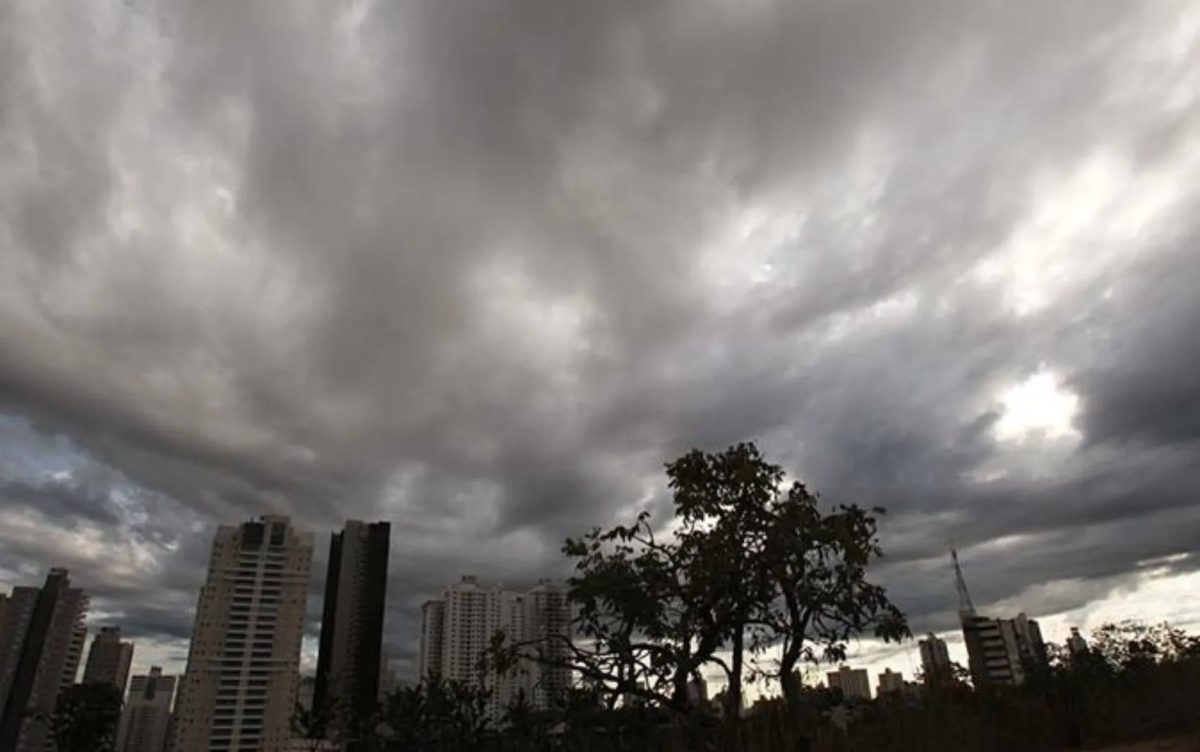 Frente fria pode causar tempestades e ventania em cidades de Goiás; veja lista