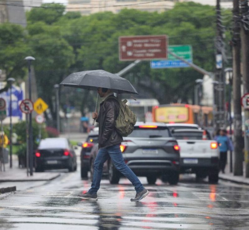 Frio perde força e tempestades estão no horizonte do Paraná