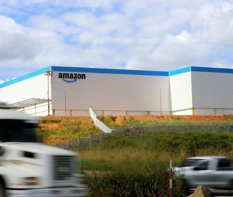 Funcionários da Amazon denunciam à Justiça receber menos que um salário mínimo no Ceará