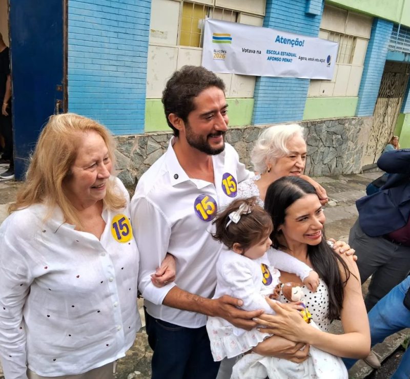 Gabriel (MDB) vota em Belo Horizonte