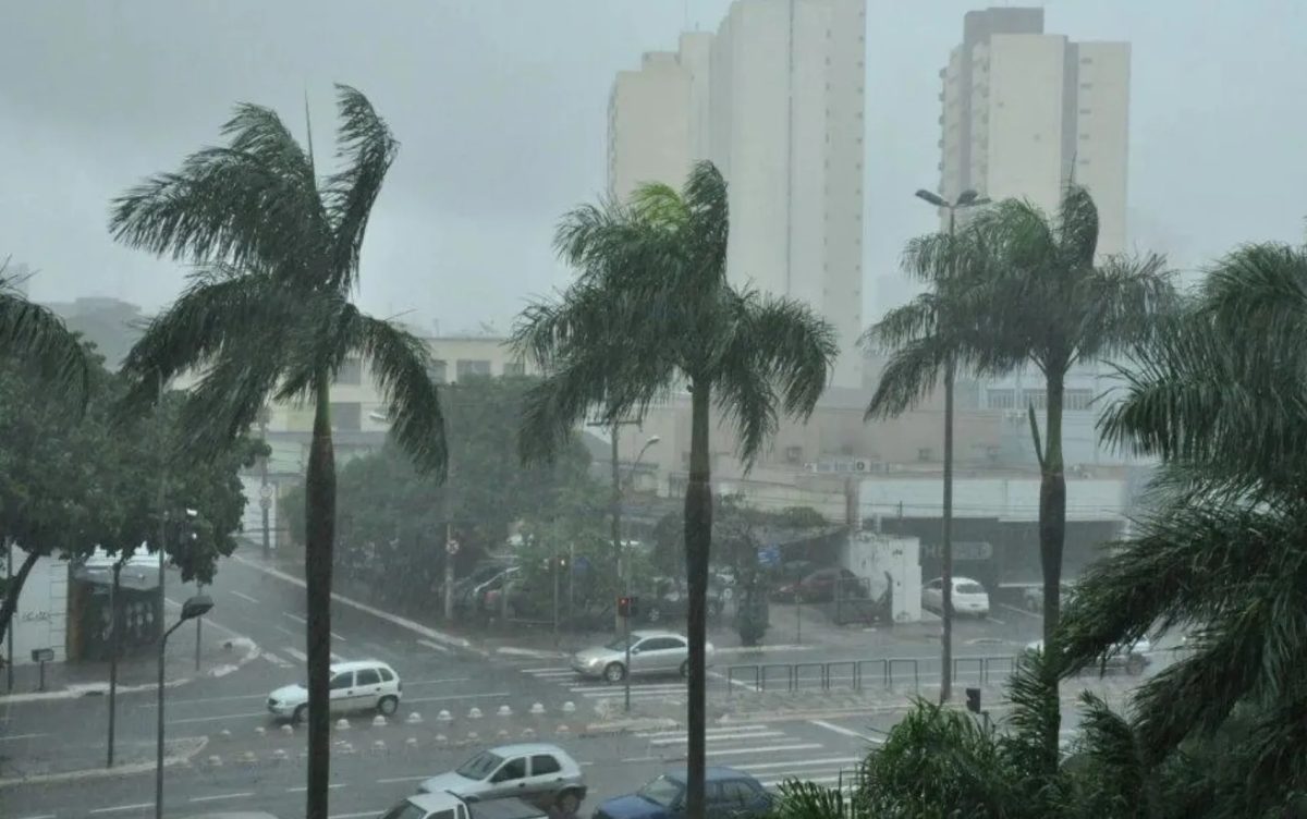 Goiás tem mais de 80 cidades em alerta para tempestades nesta segunda-feira; veja lista