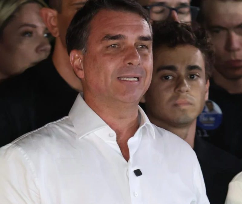 Governo argentino nega que Flávio Bolsonaro tenha pedido asilo