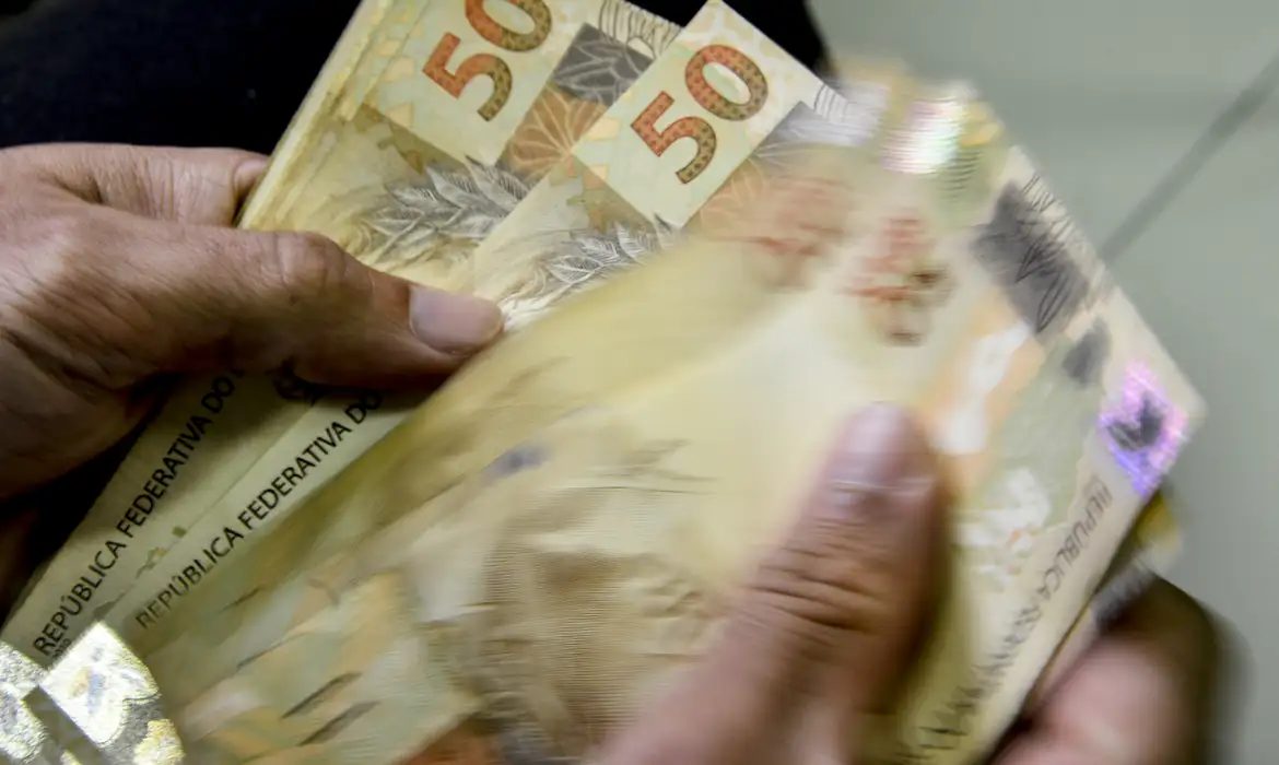 Governo de Alagoas confirma pagamento dos servidores para a póxima semana; veja data