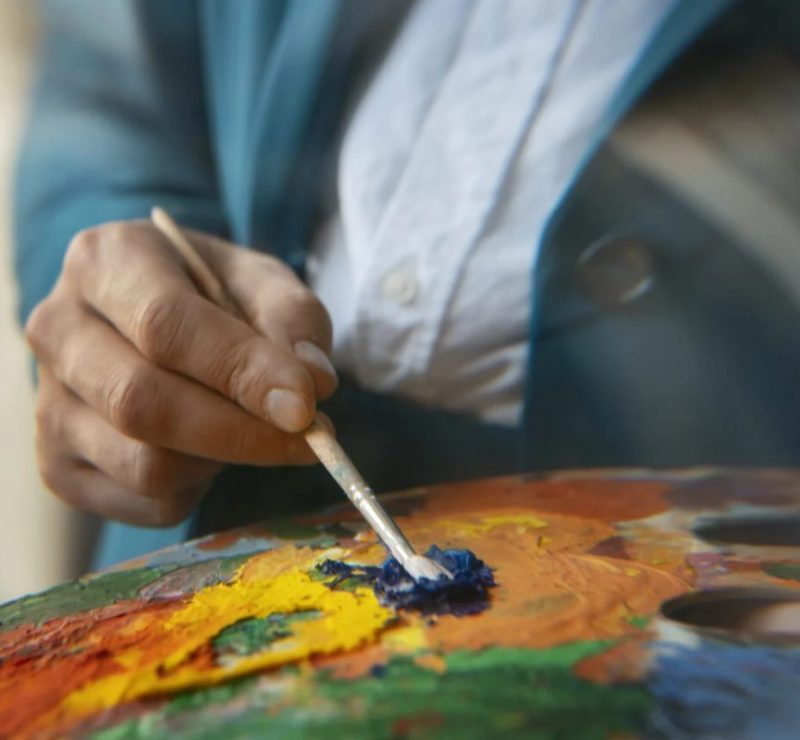 Grande Curitiba terá leilão de arte com curadoria de Cláudio Calluf