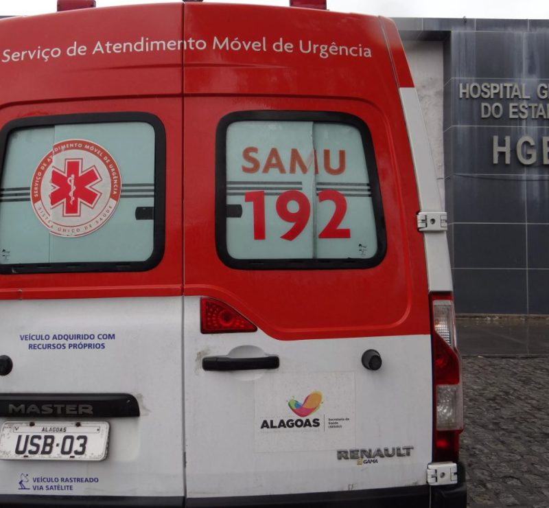 Grávida é esfaqueada pelo companheiro enquanto segurava bebê no colo em Maceió