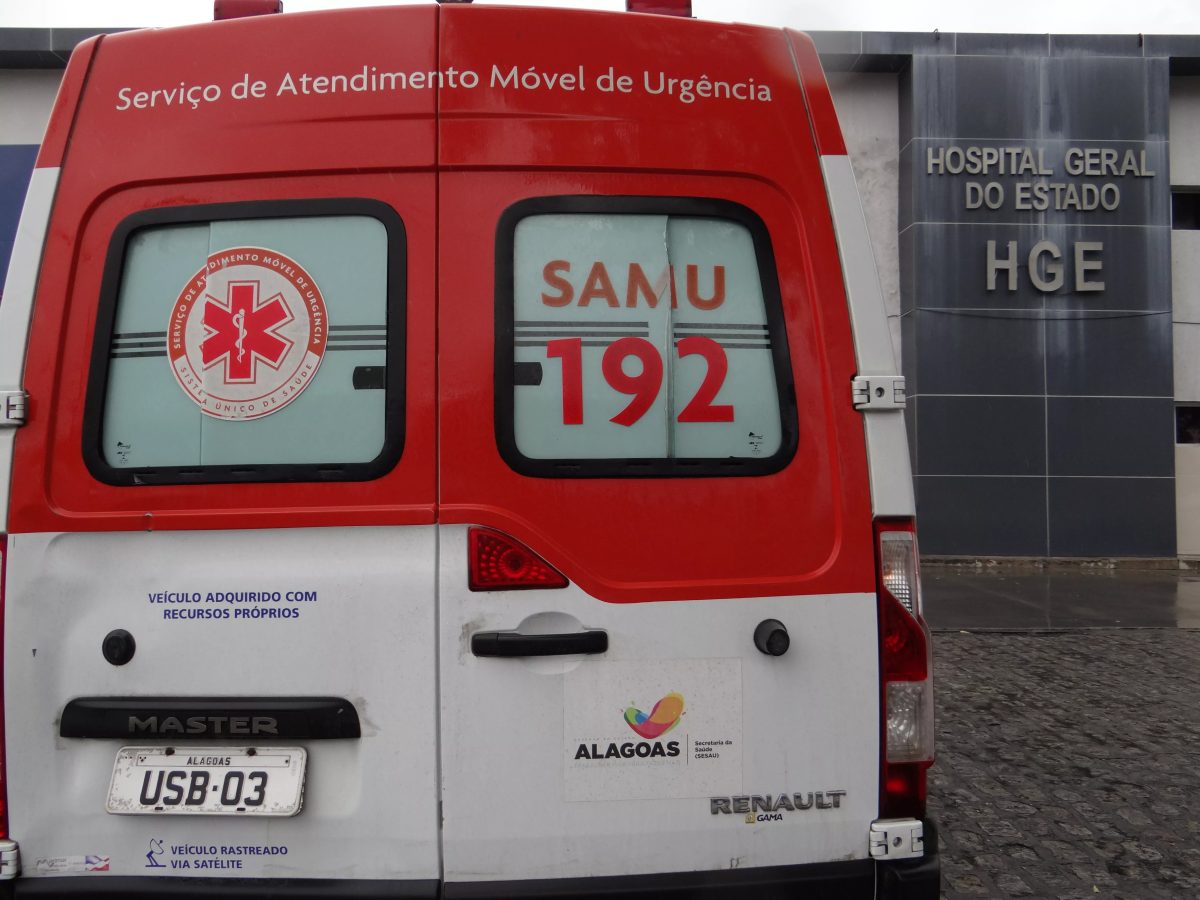 Grávida é esfaqueada pelo companheiro enquanto segurava bebê no colo em Maceió