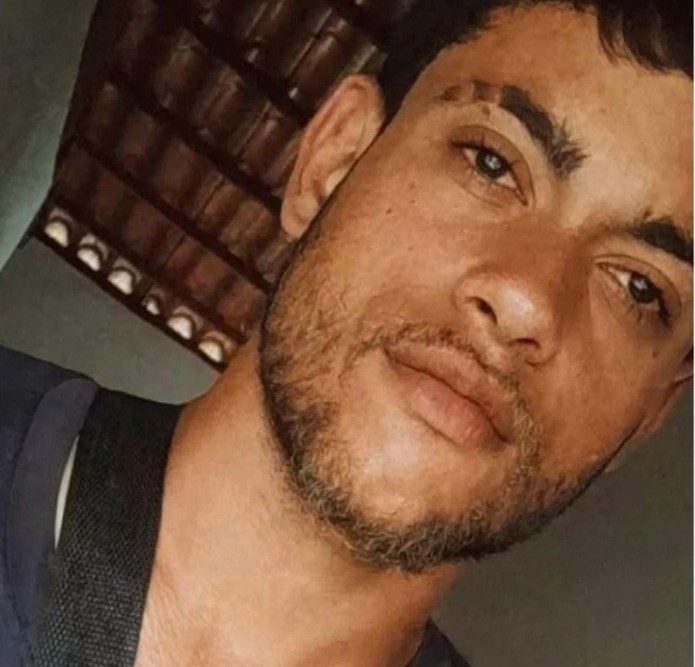 Homem de 23 anos desaparece após sair de casa de moto em Maceió