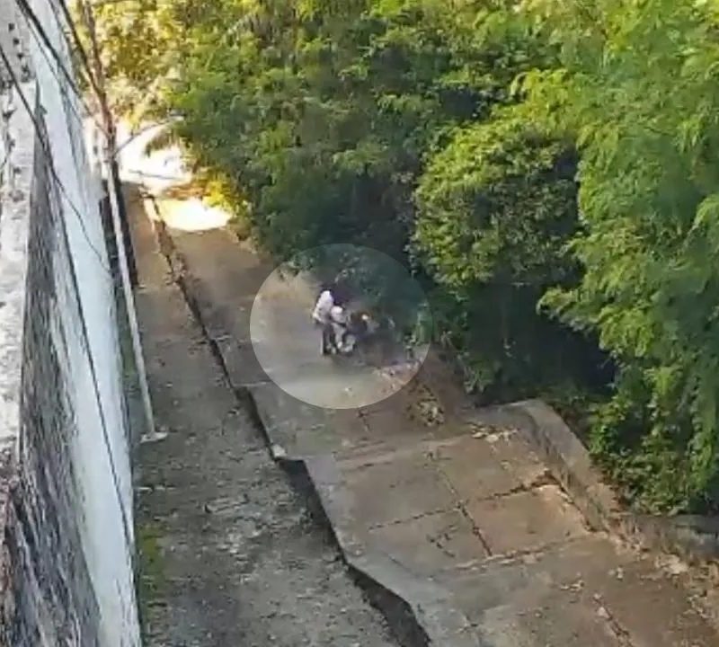 Homem é preso cinco meses após espancar e roubar mulher em bairro nobre de Salvador