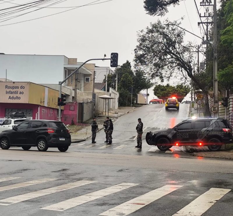 Homem que invadiu CMEI e fez crianças reféns é morto pela polícia em Curitiba