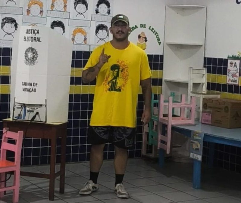 Ieri Braga (PCO) vota em Fortaleza