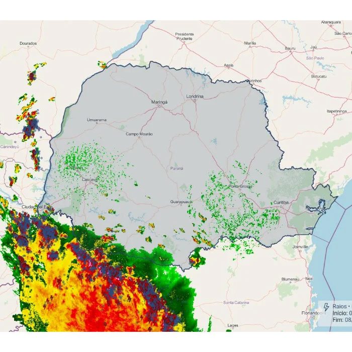 Imagem de radar mostra a entrada das tempestades no Paraná; chuva vem forte
