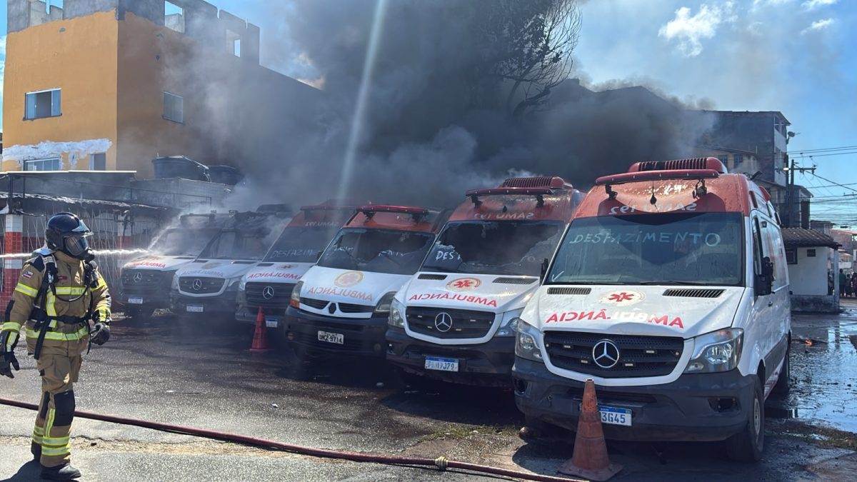 Incêndio atinge ambulâncias do Samu em Salvador; suspeita é de ação criminosa