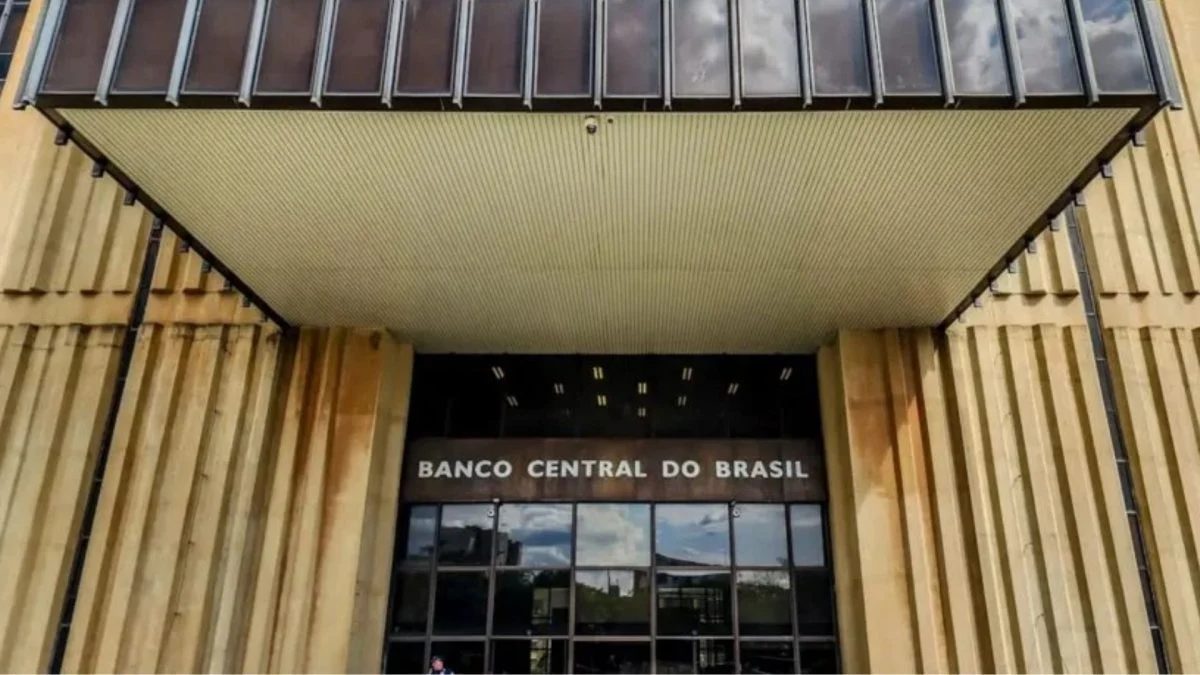 Inflação acima do teto reduz espaço para corte de juros