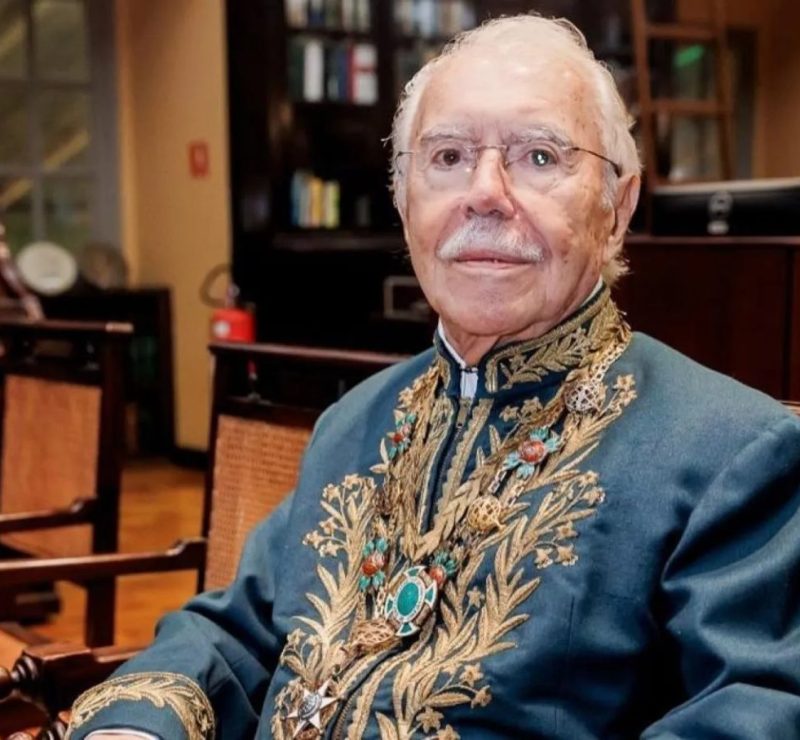 José Sarney é internado em São Luís após sentir desconforto abdominal