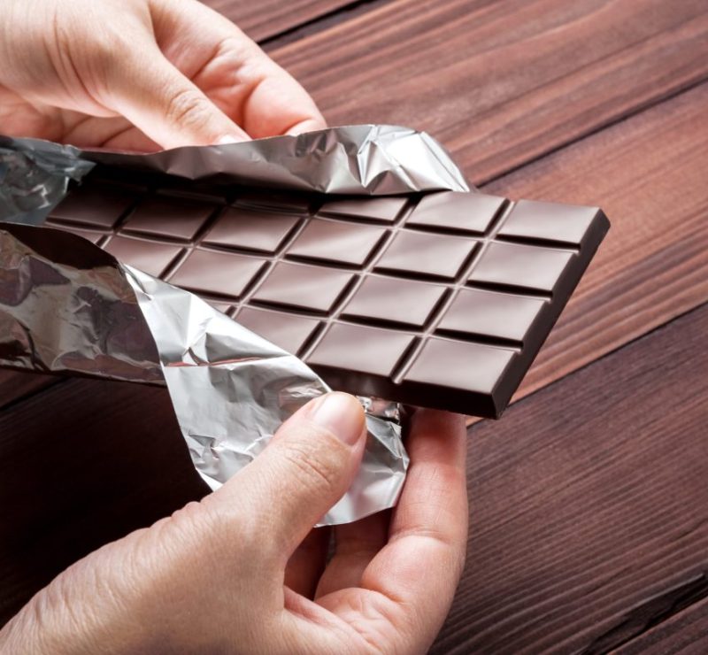 Justiça condena loja de chocolates por falhas em caixas de atendimento em São Luís